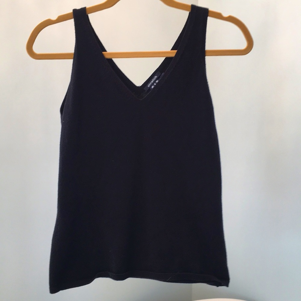 EUC GAP Sweater vest